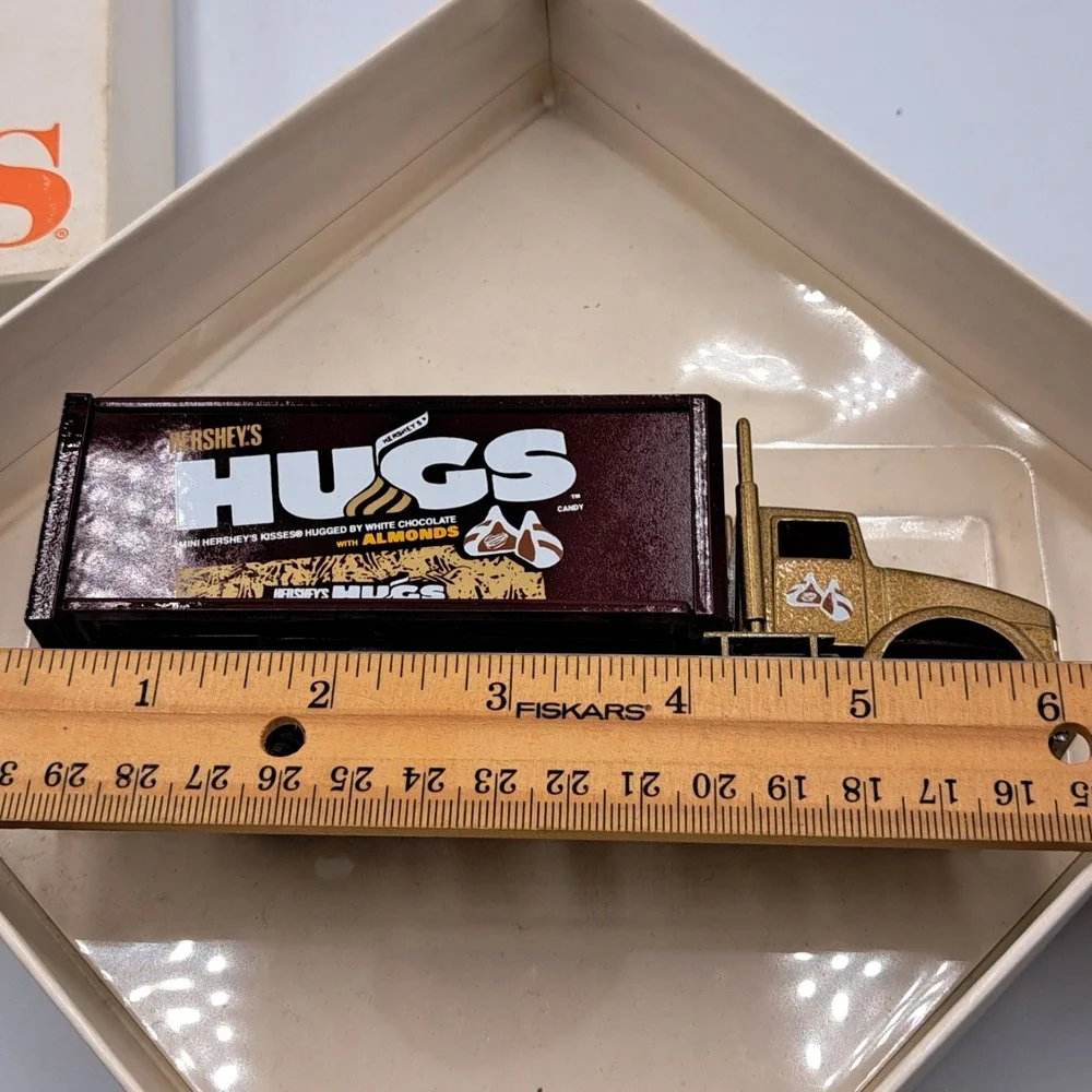 Vintage Hershey's Hugs Winross Truck Brown & Gold
